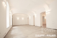 Deski z serii Chapel Minster w kolorze Bleached White. Fot Thurn&Bauer Immobiliengruppe