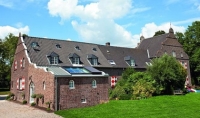 Zamek Hertefeld z oknami Roto Frank