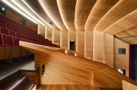 Teatr Klaster Sztuki w Nieuwegein (Holandia), Derako International